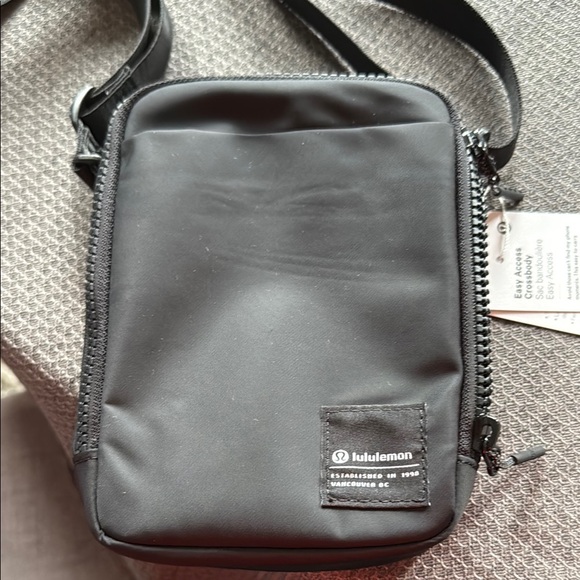 lululemon Black Crossbody Bag - Picture 1 of 4